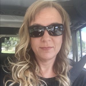 Meet your Posher, Cristie